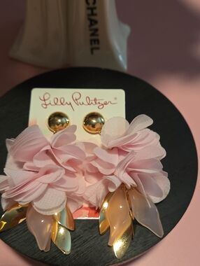 Lilly Pulitzer Light Pink Cascading Petals FloralDrop Earrings with Gold Accents